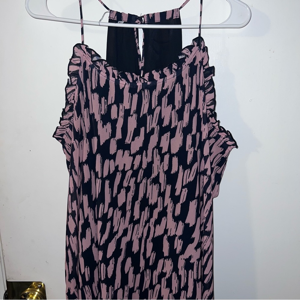 Long pink and black Amazon dress